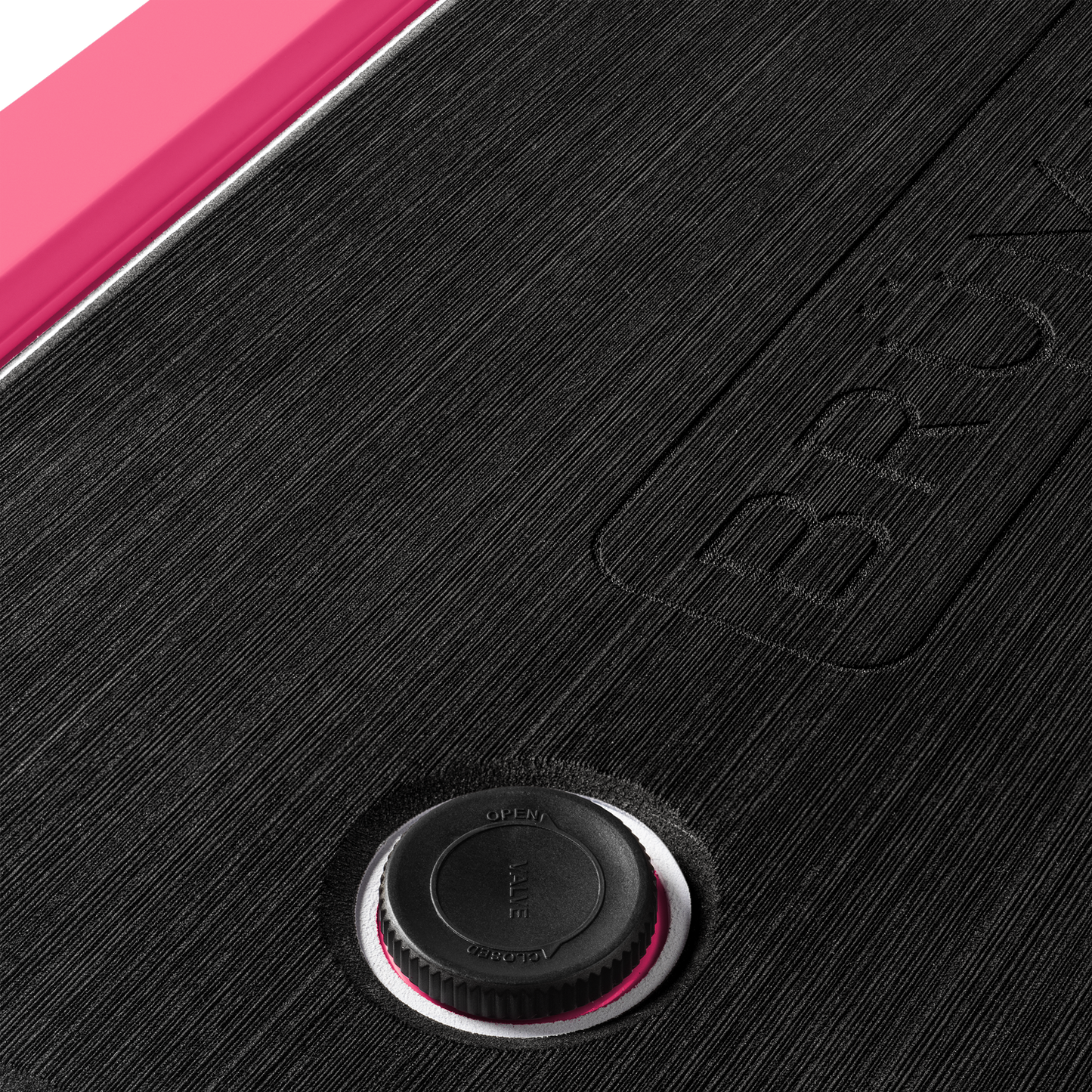 brutank-a2 brutank-55qt-neonpink-vent.png
