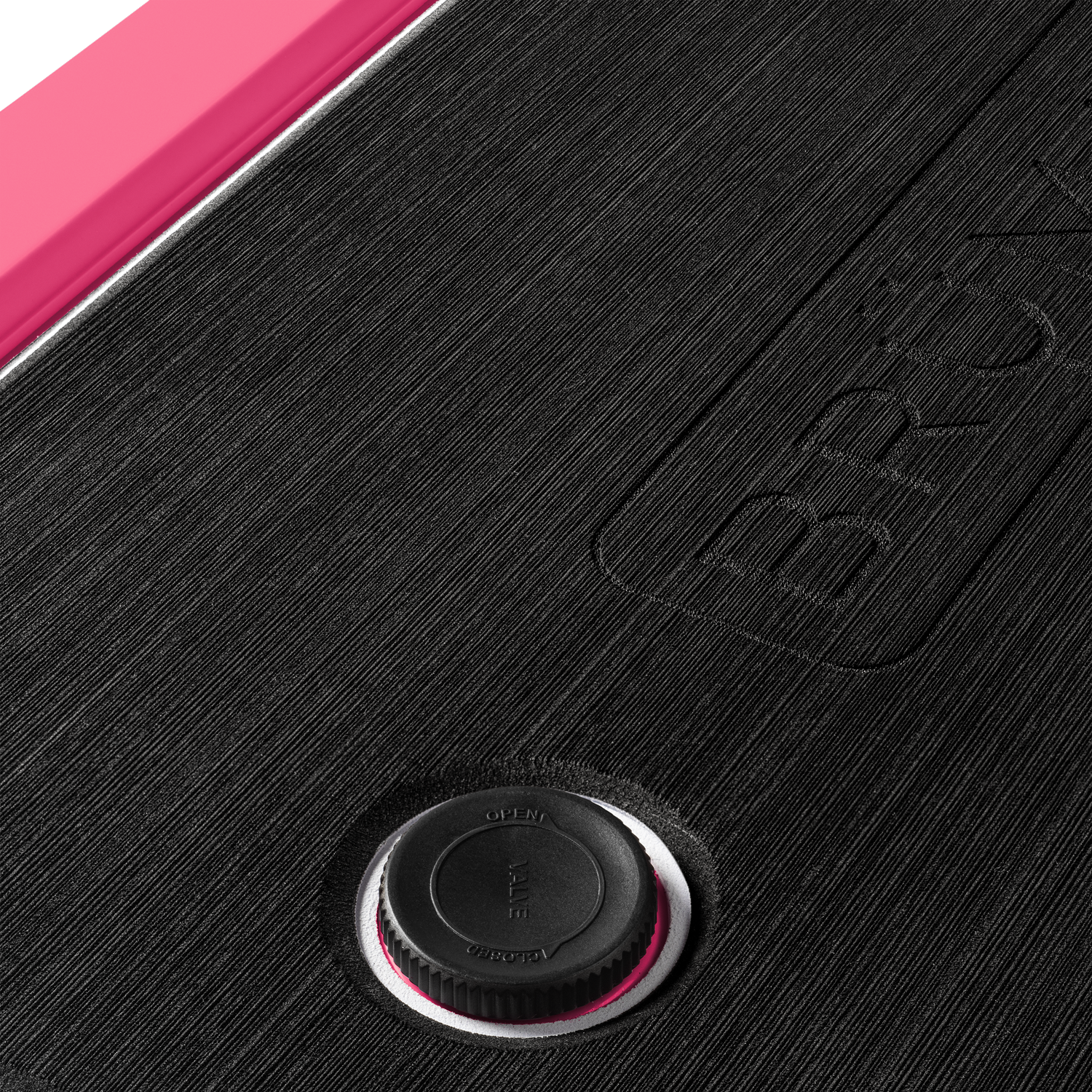 brutank-a2 brutank-55qt-neonpink-vent.png